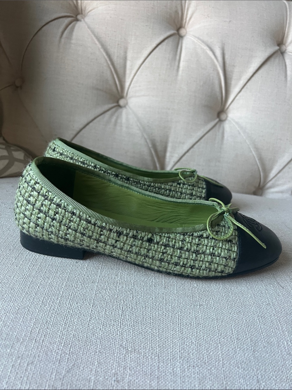 C-like Green Tweed and Black Cap-Toe Ballet Flats - Picture 4 of 7